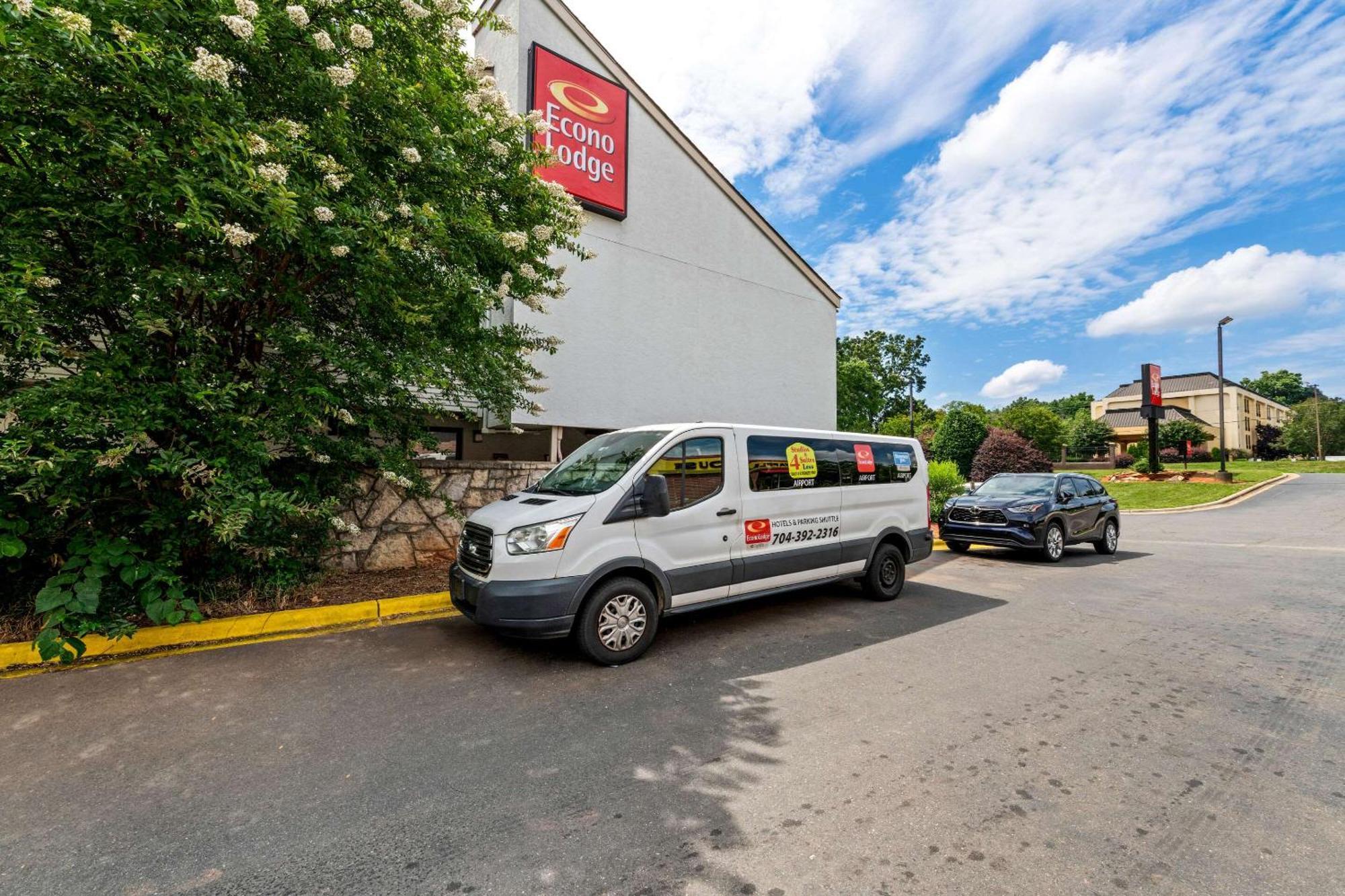 Econo Lodge Charlotte Airport Экстерьер фото