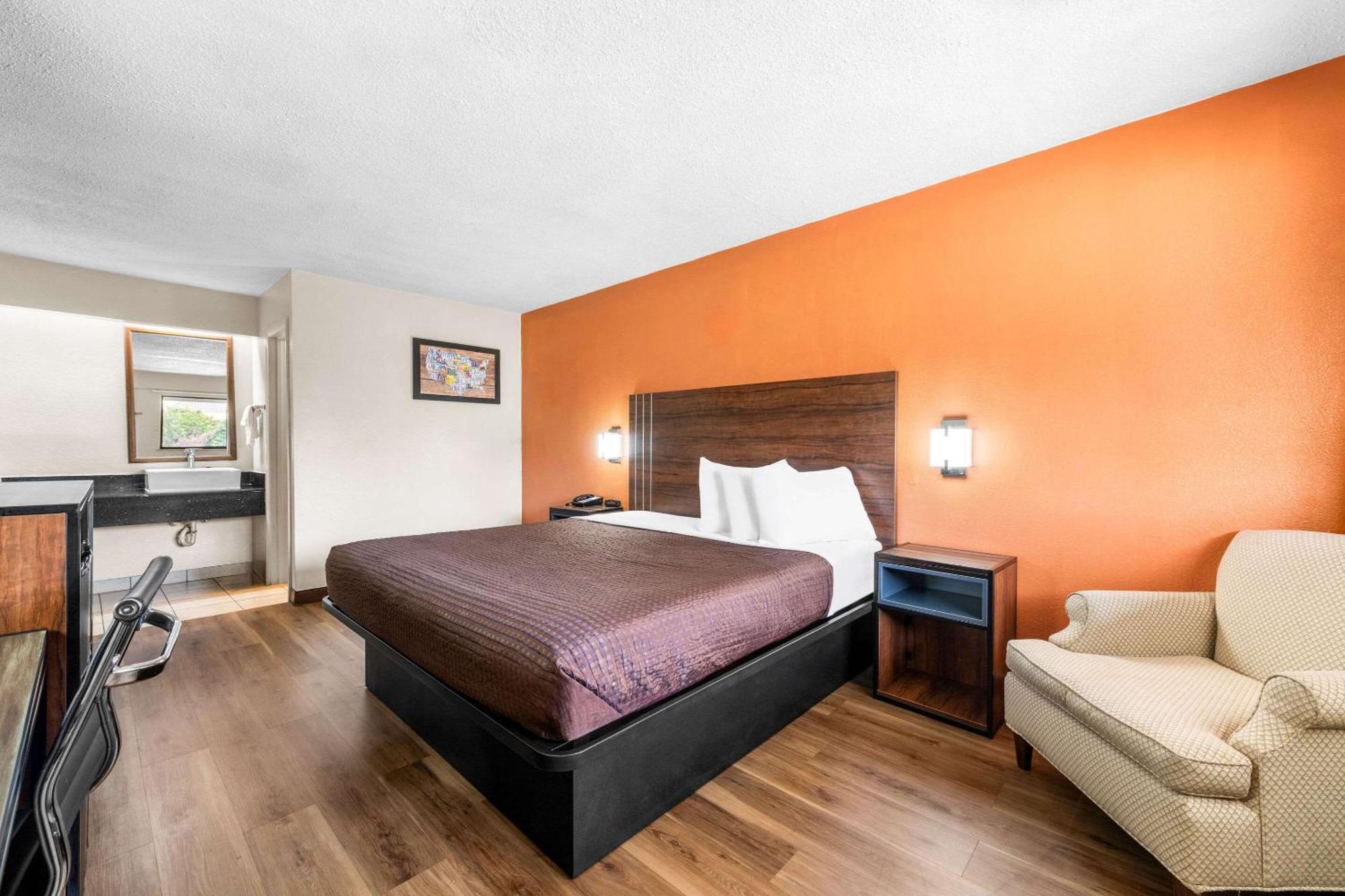 Econo Lodge Charlotte Airport Экстерьер фото