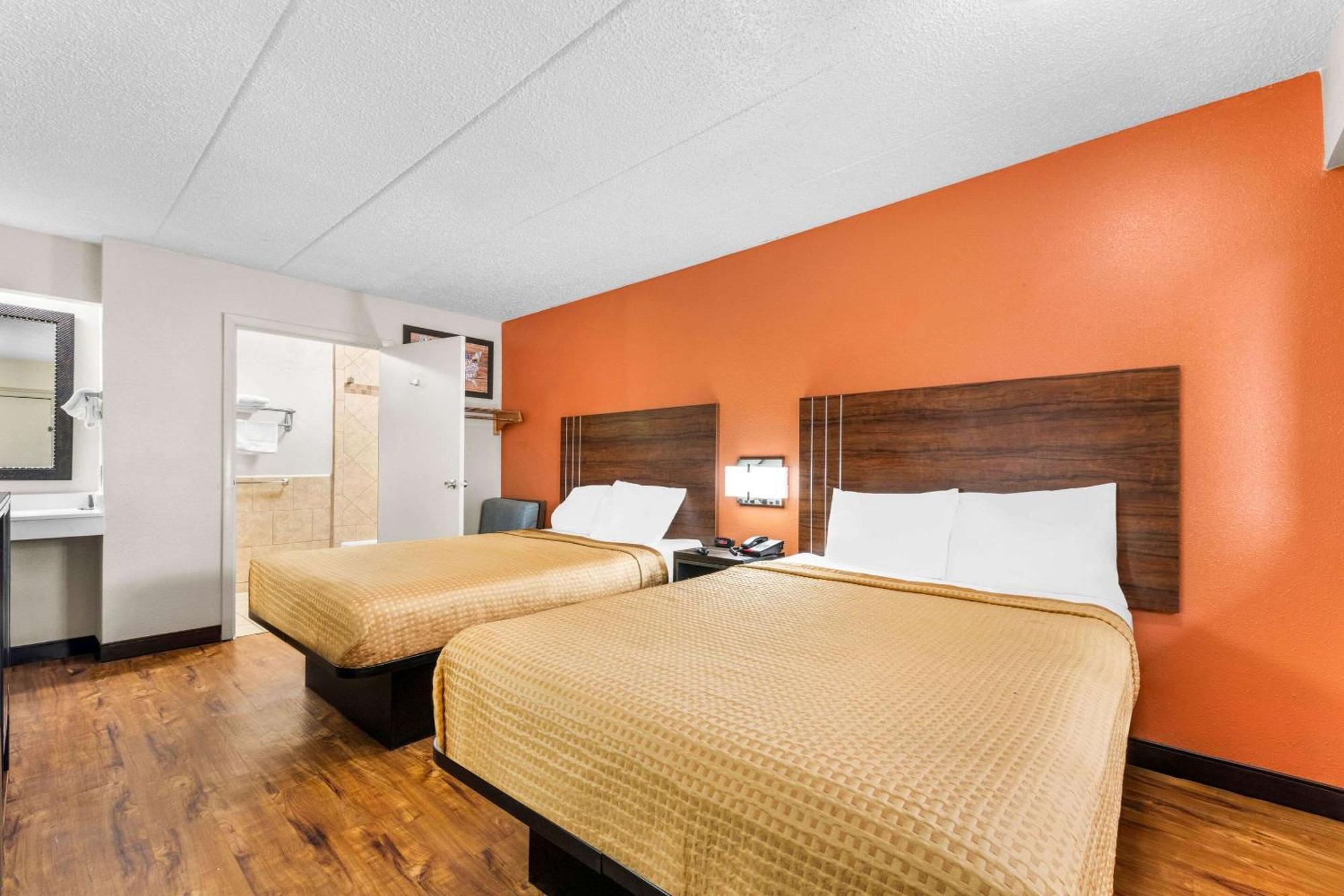 Econo Lodge Charlotte Airport Экстерьер фото