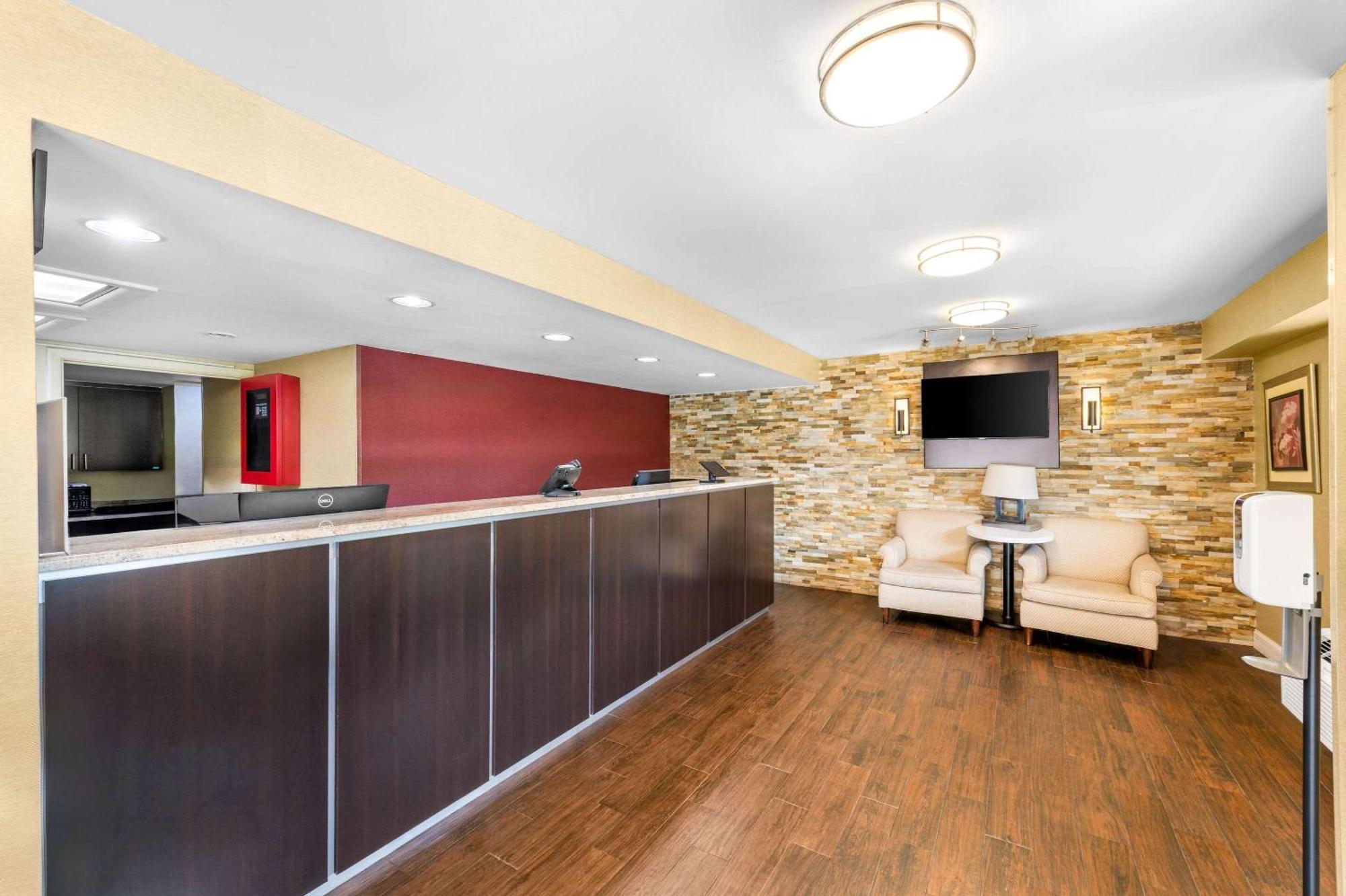 Econo Lodge Charlotte Airport Экстерьер фото
